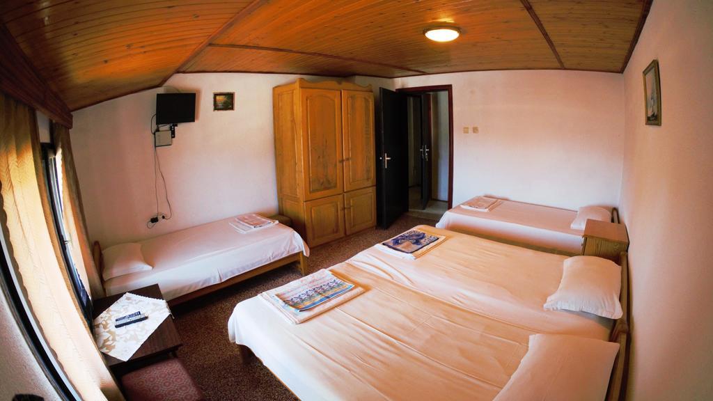 Hotel Atanasovi House Shkorpilovtsi Esterno foto
