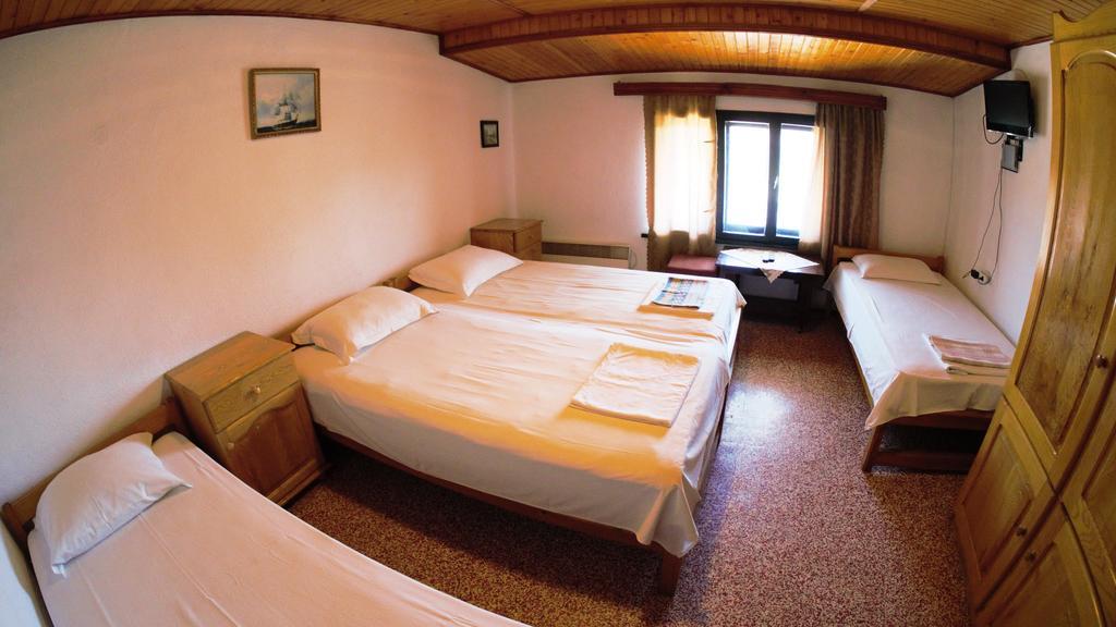 Hotel Atanasovi House Shkorpilovtsi Esterno foto